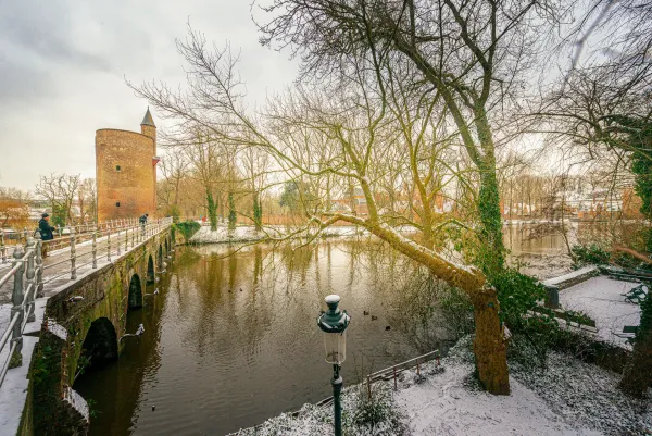 Minnewaterbrug (Puente del Lago del Amor)