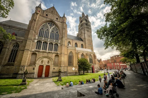 Sint-Salvatorskathedraal (Catedral de San Salvador)