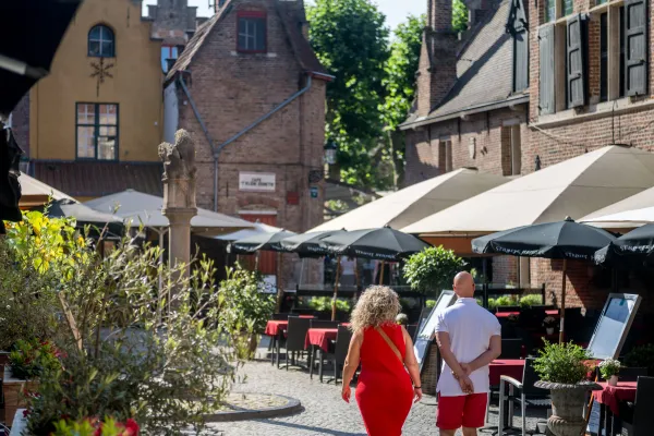 Huidenvettersplein (Place des Tanneurs)