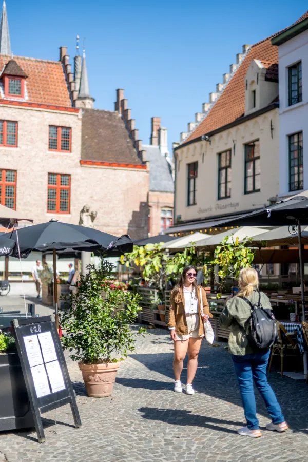 Huidenvettersplein (Place des Tanneurs)