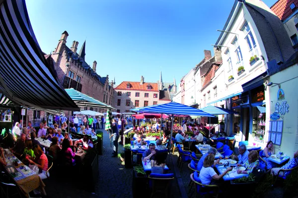 Huidenvettersplein (Place des Tanneurs)