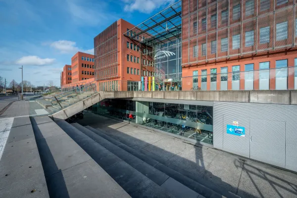 Aparcamiento para bicicletas Estación (lateral Sint-Michiels)