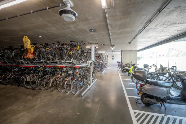 Aparcamiento para bicicletas Estación (lateral Sint-Michiels)
