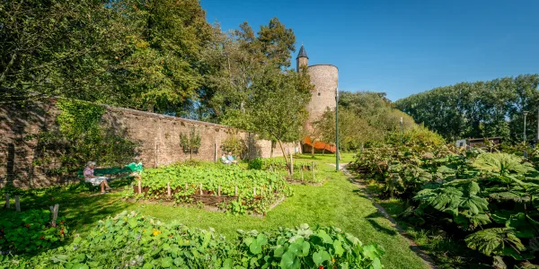 Poertorenpark (Gunpowder Tower Park)
