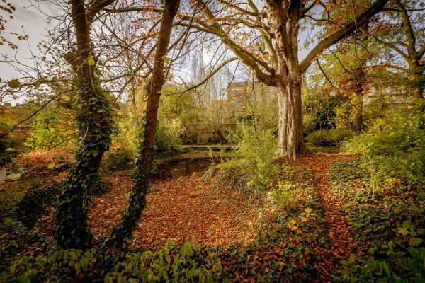 Pastoor Van Haeckeplantsoen (Pastor Van Haecke Garden)