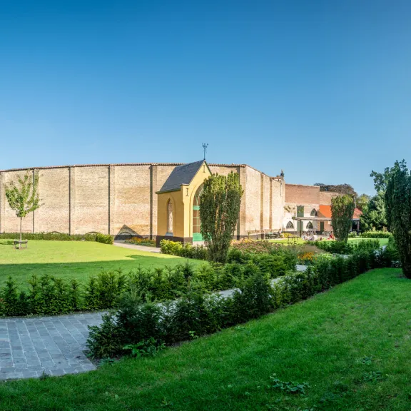 Rodenonnenpark (Red Nuns Park)